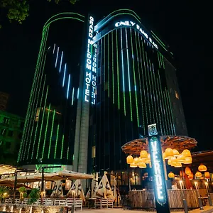 Otel Grand Mildom, Almatı